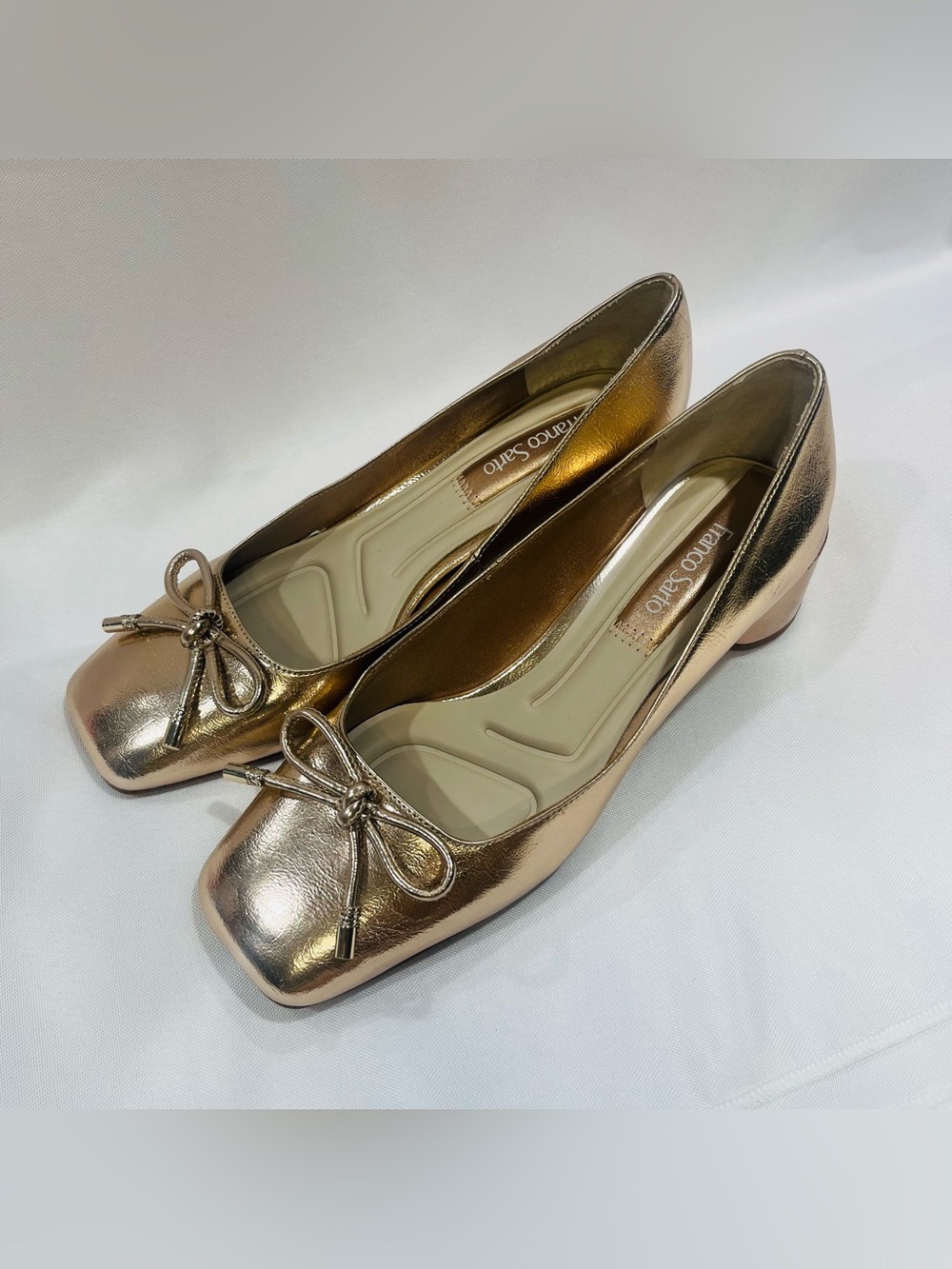 Franco Sarto Metallic Rose Gold Bow Low Block Heel Pumps size 5.5